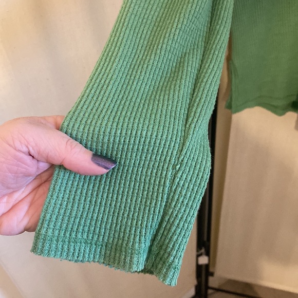 Anthropologie Waffle Knit Long Sleeve Tunic, cute neckline and slits on sides. - Picture 2 of 7